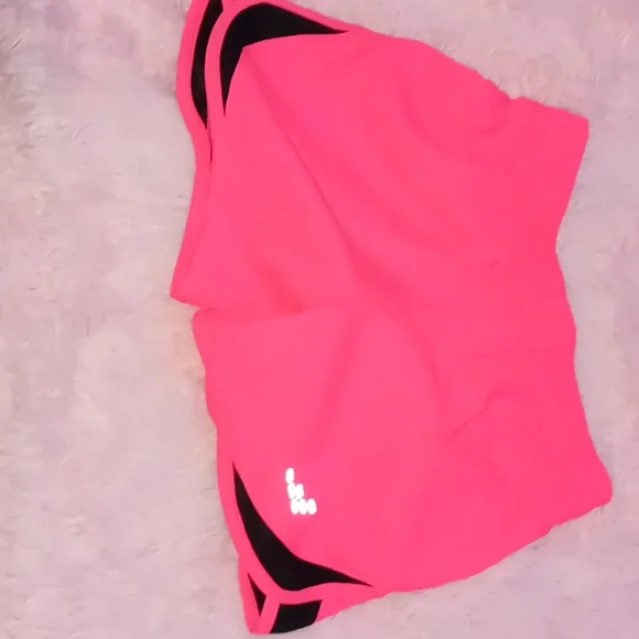 Shorts - Picture 1 of 3